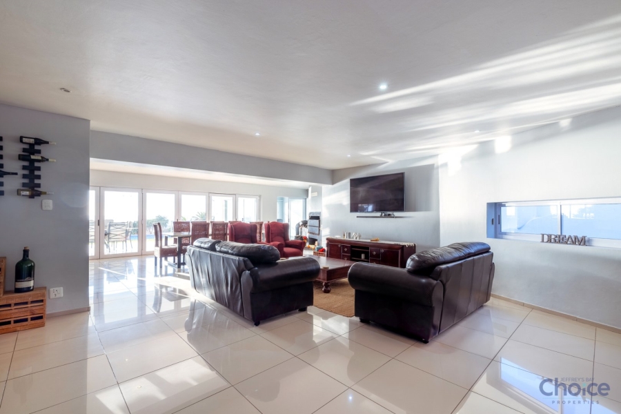 5 Bedroom Property for Sale in Jeffreys Bay Central Eastern Cape